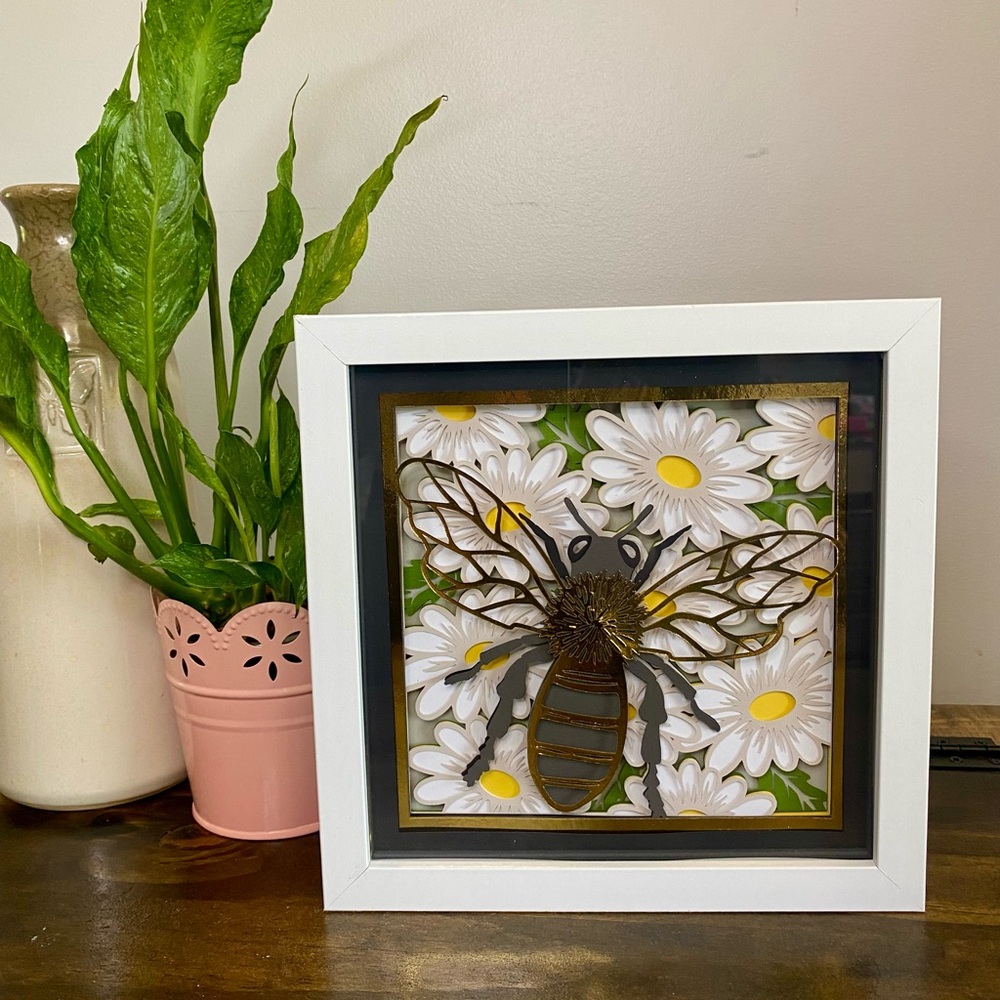 3D Big Bee Daisy Shadowbox